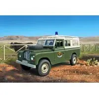 Italeri 6542 LAND ROVER SERIES III 109 Guardia Civil 1 35 Árengedmény