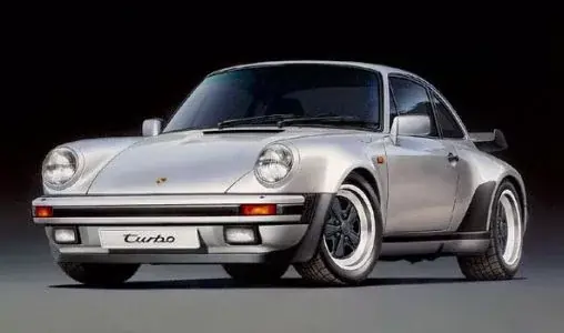Alacsony ár Tamiya Porsche 911 Turbo 1988 autómakett