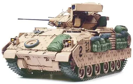 Szuper akció Tamiya M2A2 Infantry Fighting Vehicle - ODS katonai figura készlet