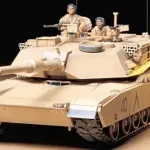 Expressz kézbesítés Tamiya US ABRAMS M1A1 harcjármű makett