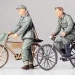 Kedvezmény Tamiya German Soldiers with Bicycles katonai figura készlet