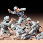 Azonnal elérhető Tamiya German Infantry Mortar Team katonai figura készlet