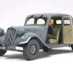 Tamiya Citroen Traction 11CV - Staff Car katonai jármű makett Kiárusítás