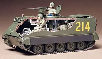 Tamiya US Personal Carrier M113 A.P.C harcjármű makett Olcsóbb