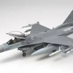 Rendeld meg most Tamiya Lockheed Martin F-16CJ - Fighting Falcon repülőgép makett