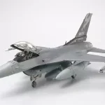 Kedvezményes ár Tamiya Lockeed F-16C Fighting Falcon ANG repülőgép makett
