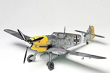 Csak ma Tamiya Messerschmitt BF109E-4/7 Trop repülőgép makett