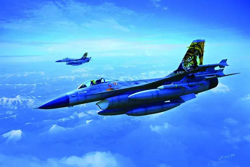 Gyors kiszállítás Hobby Boss General Dynamics F-16A Fighting Falcon makett