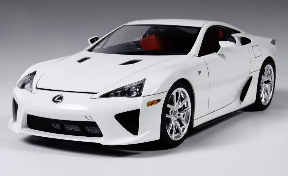 Tamiya Lexus LFA V10 autómakett Népszerű