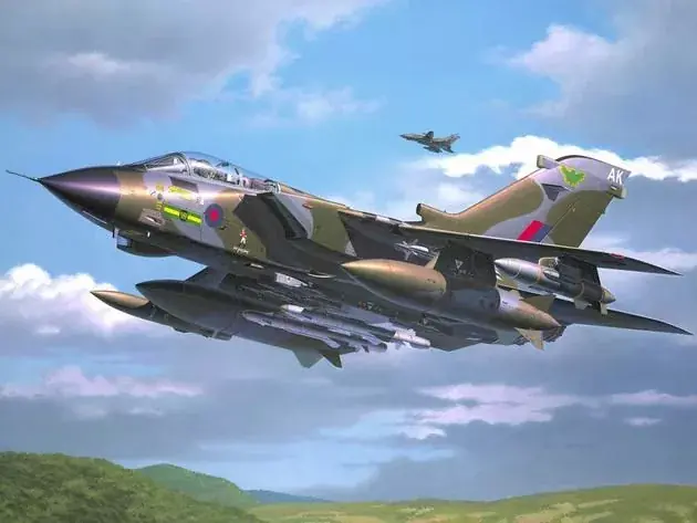Kedvezmény Revell Tornado GR.Mk.1 makett