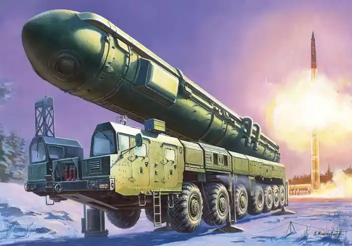 Azonnali szállítás Zvezda Ballistic Missile Launcher Topol makett