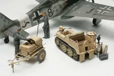 Bestseller Tamiya German Kettenkraftrad w/Aircraft Power Supply katonai jármű makett