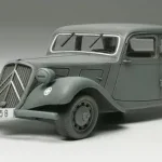 Kiárusítás Tamiya Citroen 11CV Staff Car katonai jármű makett