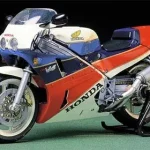 Biztonságos fizetés Tamiya HONDA VFR 750 R motorkerékpár makett
