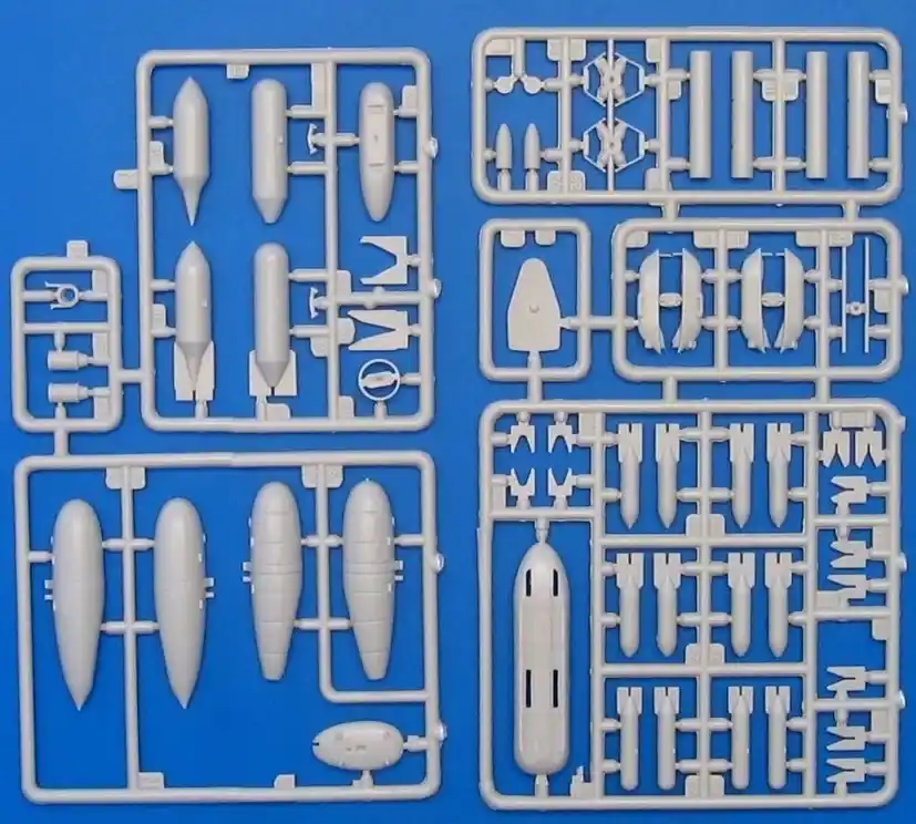 Azonnal elérhető Unimodels Air Weapons and Equipment Messerschmitt Bf-109 makett