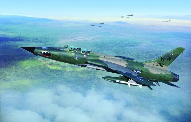 Trumpeter F-105G Thunderchief csapásmérő repülőgép makett Csak ma