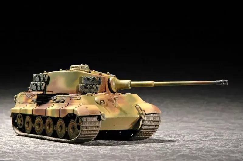 Trumpeter Sd.Kfz. 182 King Tiger Henschel harckocsi makett Árengedmény