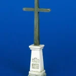 Plus Model Cross on pedestal Rendeld meg most