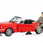 A Saint Tropez-i csendőr – Louis de Funès figura + Welly Ford Mustang Cabriolet gyűjtői szett Újdonság Biztonságos vásárlás