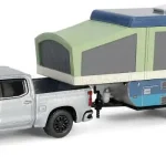Expressz kézbesítés Chevrolet Silverado + Pop-up Camper 2024