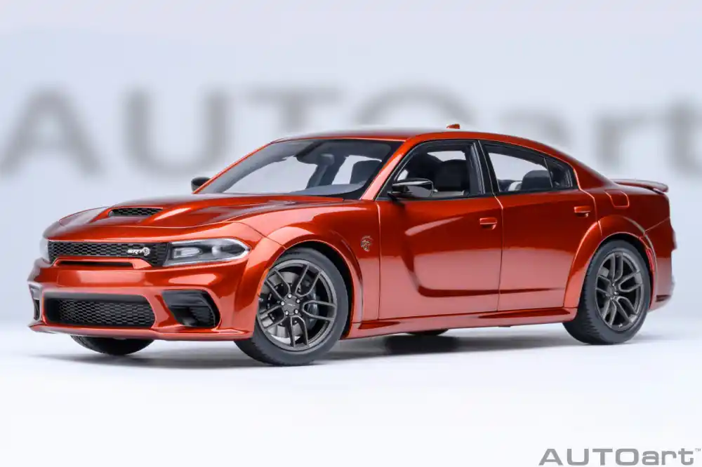 Vedd meg online Dodge Charger Hellcat Redeye Jailbreak 2023 Sinamon stick