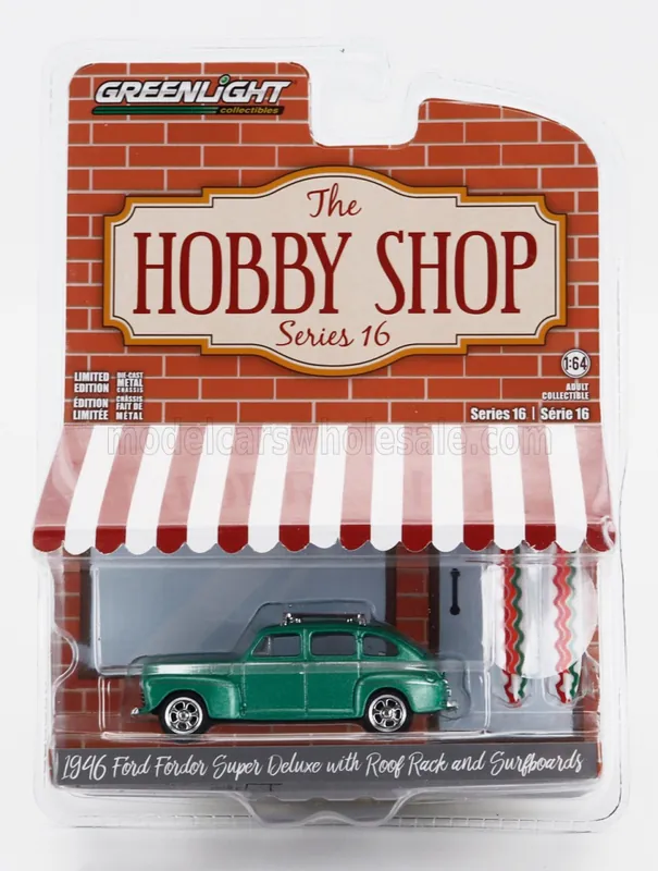 Népszerű Ford Fordor Super Deluxe 1946 szörfdeszkával