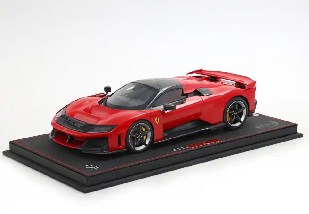 Kedvezmény Ferrari F80 2024 vitrinnel Rosso Corsa Limitált