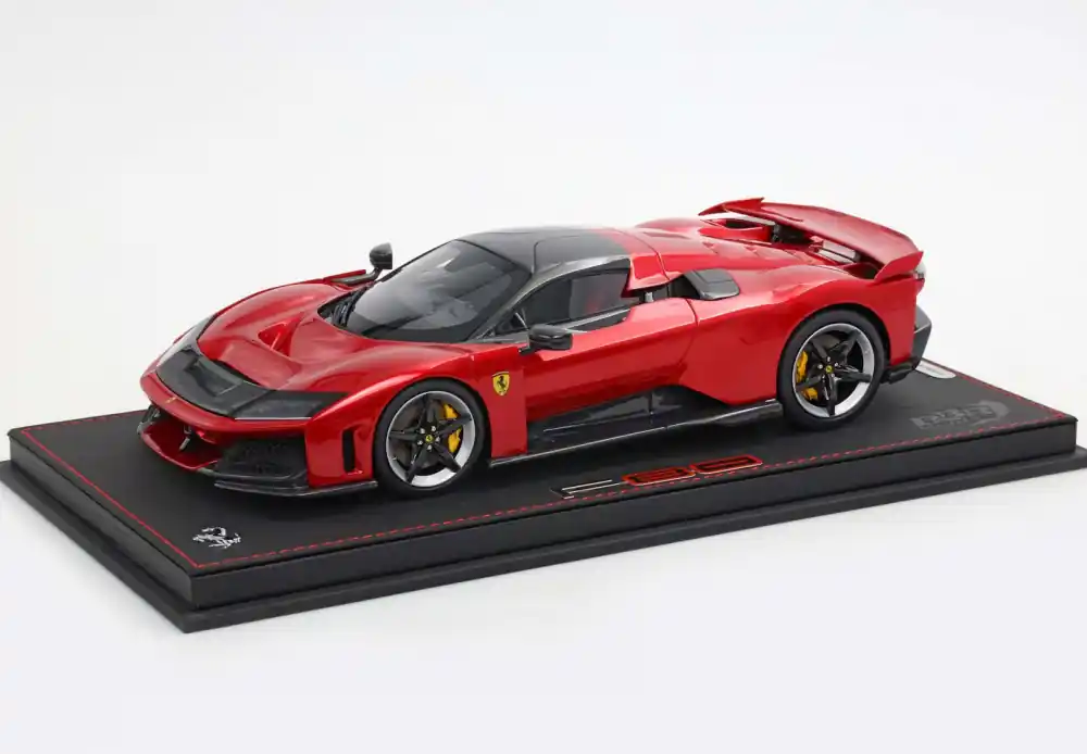 Újdonság Ferrari F80 2024 vitrinnel Rosso Supercar Limitált