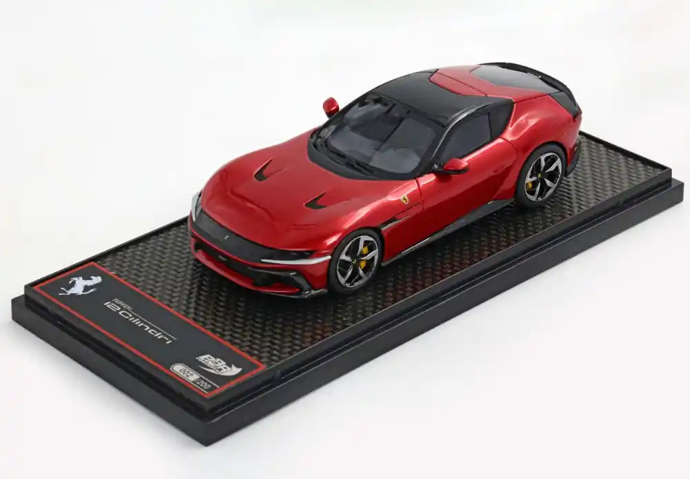 Prémium Ferrari 12Cilindri 2024 Rosso Imola Limitált
