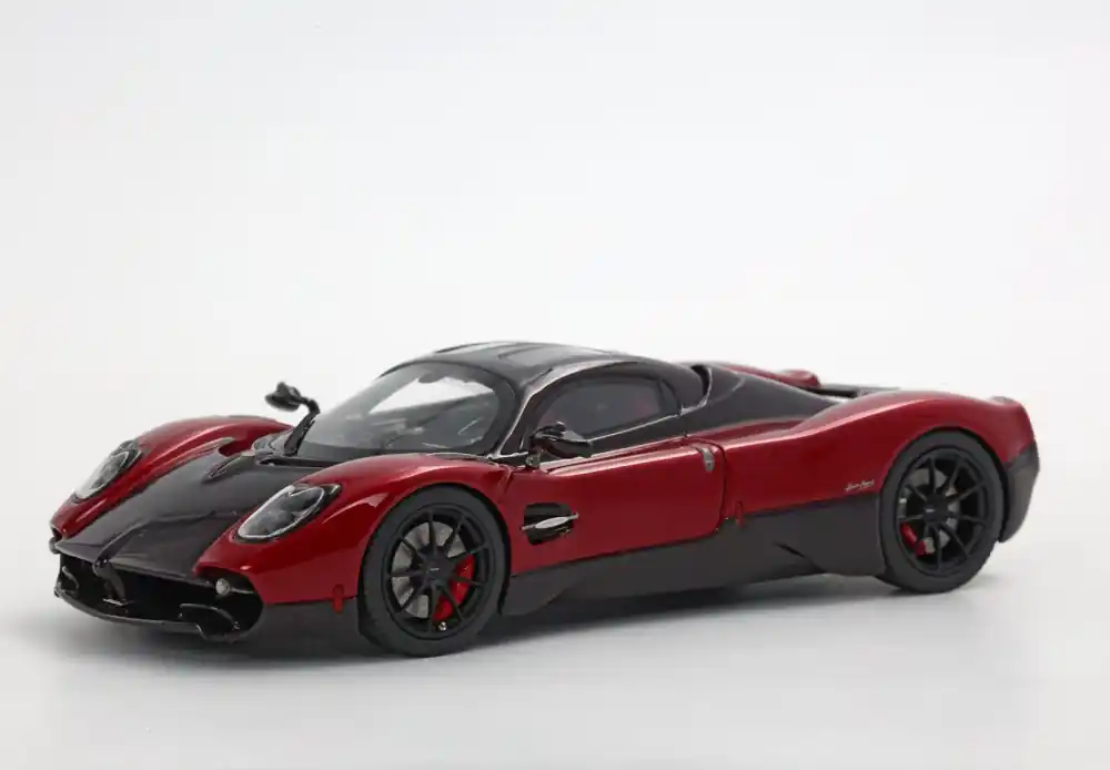 Pagani Utopia 2022 Rosso Dubai (vitrinnel) Limitált Kedvezményes ár