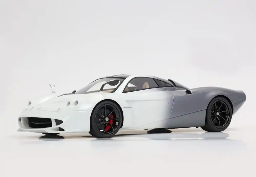 Pagani Huayra Codalunga 2022 Bianco Malta Grigio Silverstone (vitrinnel) Limitált Szuper ajánlat
