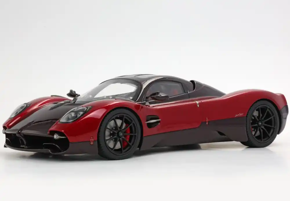 Utolsó esély Pagani Utopia 2022 Rosso Dubai (vitrinnel) Limitált