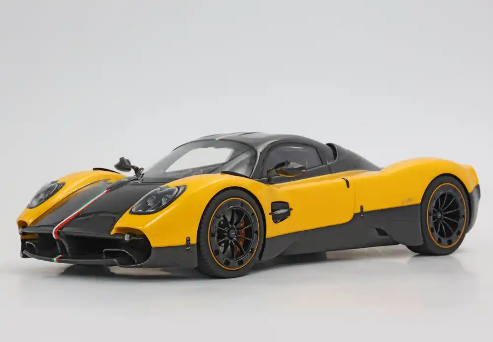Ajánlat Pagani Utopia 2022 Giallo Ginevra (vitrinnel) Limitált