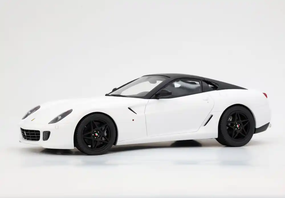 Kihagyhatatlan ajánlat Ferrari 599 GTB Fiorano 2007 Bianco Opaco (vitrinnel) Limitált