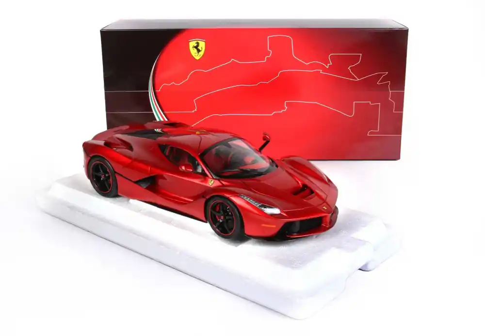 Ferrari Laferrari 2013 Lewis Hamilton autója Vedd meg online