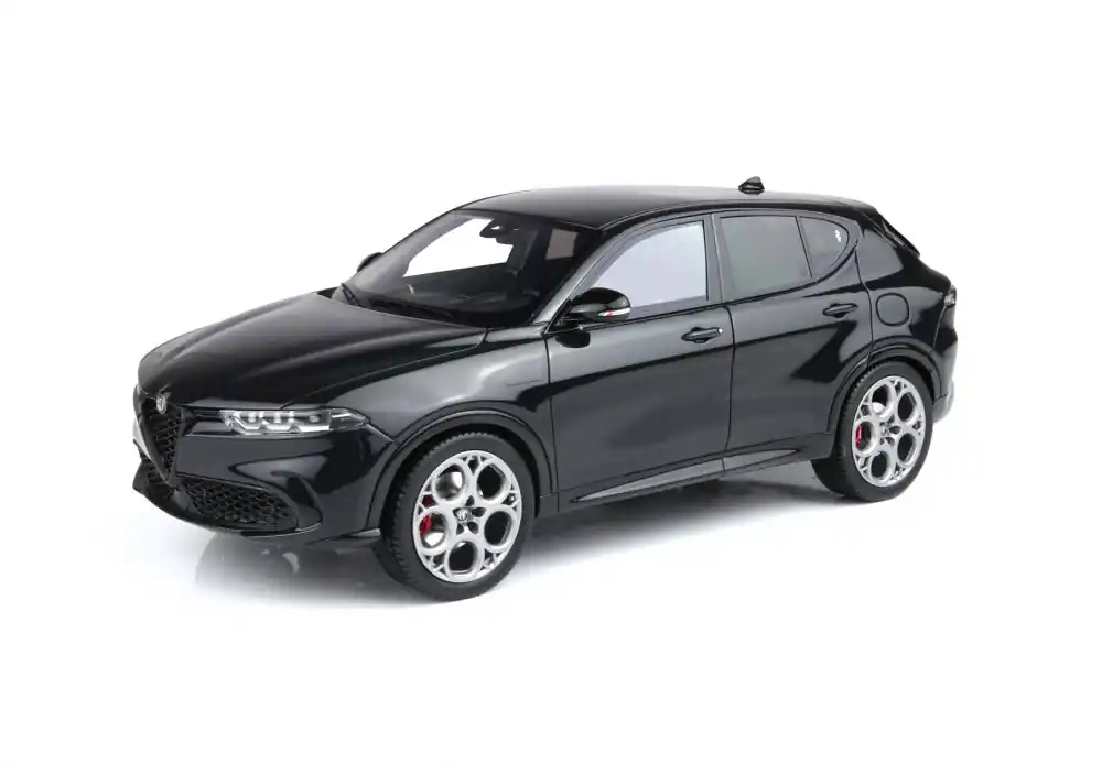 Kihagyhatatlan ajánlat Alfa Romeo Tonale Veloce Plug in Hybrid Black Alfa (vitrinnel) Limitált