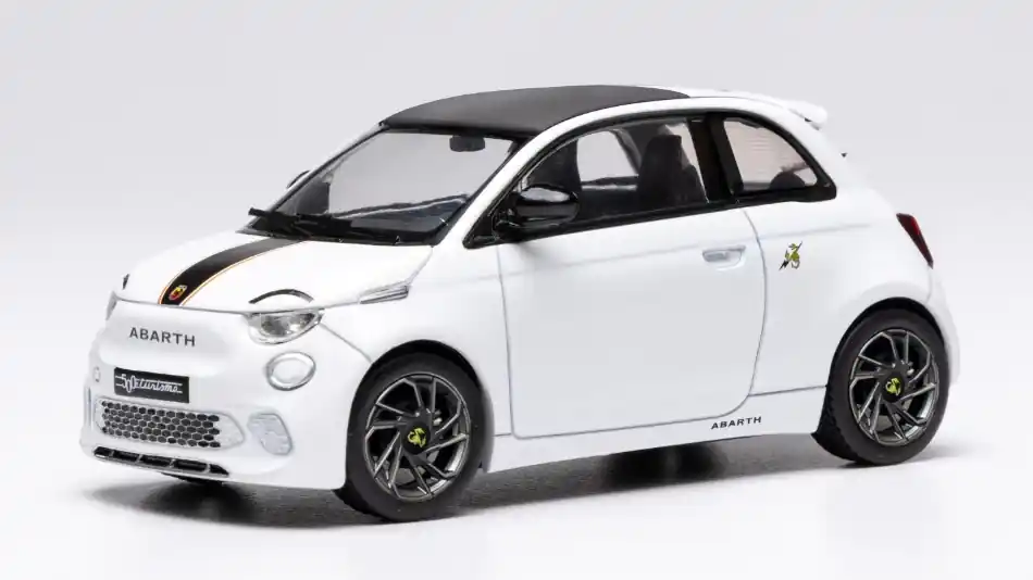 Fiat 500e Abarth 2024 modellautó Outlet