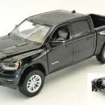 Dodge RAM 1500 Laramie Crew Cab 2019 modellautó Utolsó esély
