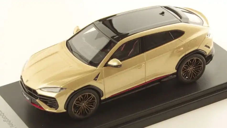 Árengedmény Lamborghini Urus SE modellautó