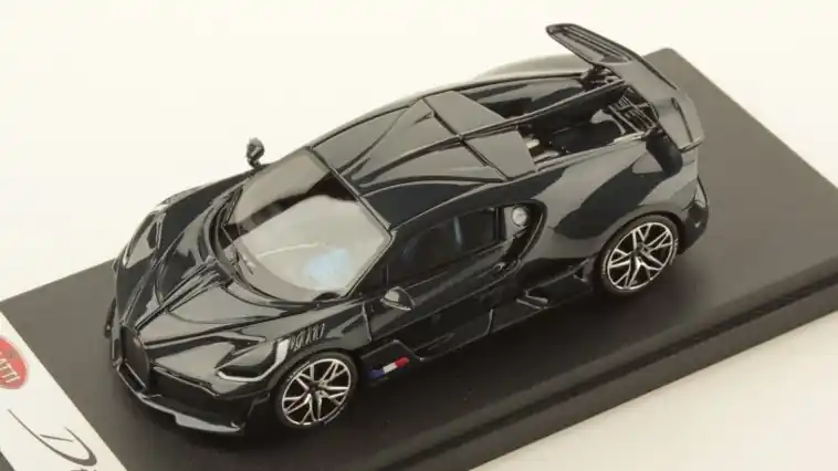 Bugatti Divo Glossy Carbon modellautó Legjobb ár