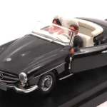 Gyors kiszállítás Mercedes-Benz 190 SL 1955 menyasszony és vőlegény figurákkal