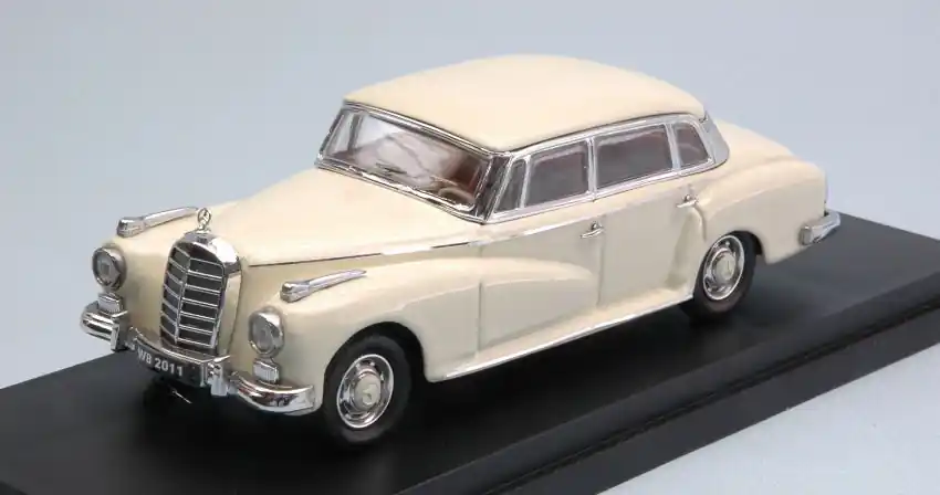 Árcsökkenés Mercedes-Benz 300 (W189) Adenauer 1951 modellautó