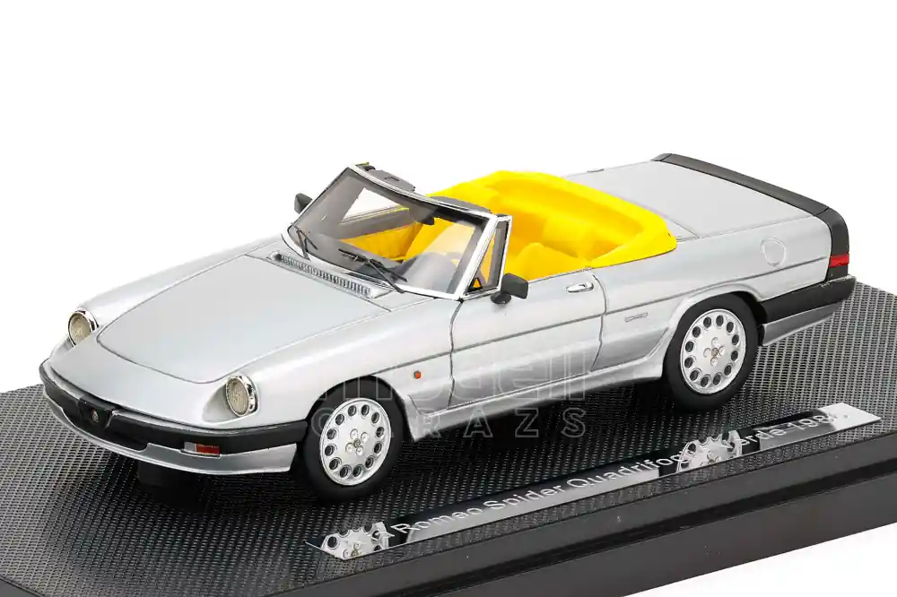 Alfa Romeo Spider Quadrifoglio Verde 1986 modellautó Gyors kiszállítás