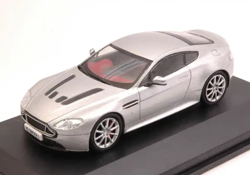 Aston Martin Vantage S V12 modellautó Biztonságos vásárlás