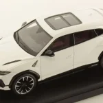 Rendeld meg most Lamborghini Urus S modellautó