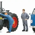 Árengedmény Volkswagen T1B szerelőautó + Lanz Bulldog traktor + 3 figura