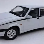 Alfa Romeo 75 modellautó Expressz kézbesítés