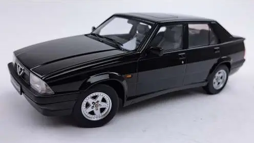 Alfa Romeo 75 modellautó Különleges ajánlat