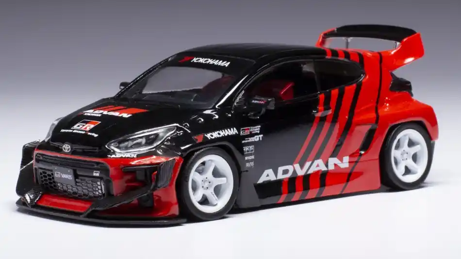 Toyota Yaris GR Pandem 2022 modellautó Prémium