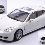 Árengedmény Porsche Panamera S modellautó